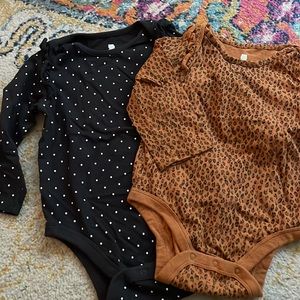 Baby GAP | Set of 2 Organic Cotton Ruffle Bodysuits ✨EUC✨